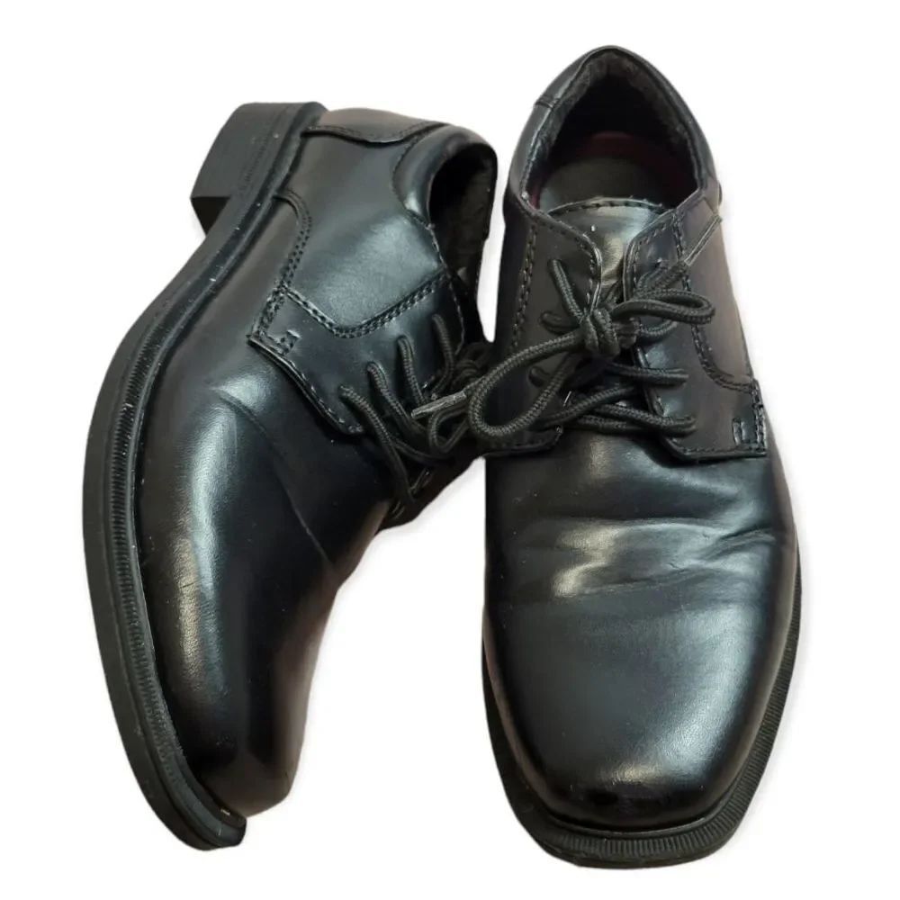 Madison Avenue black dress shoes 3 1/2